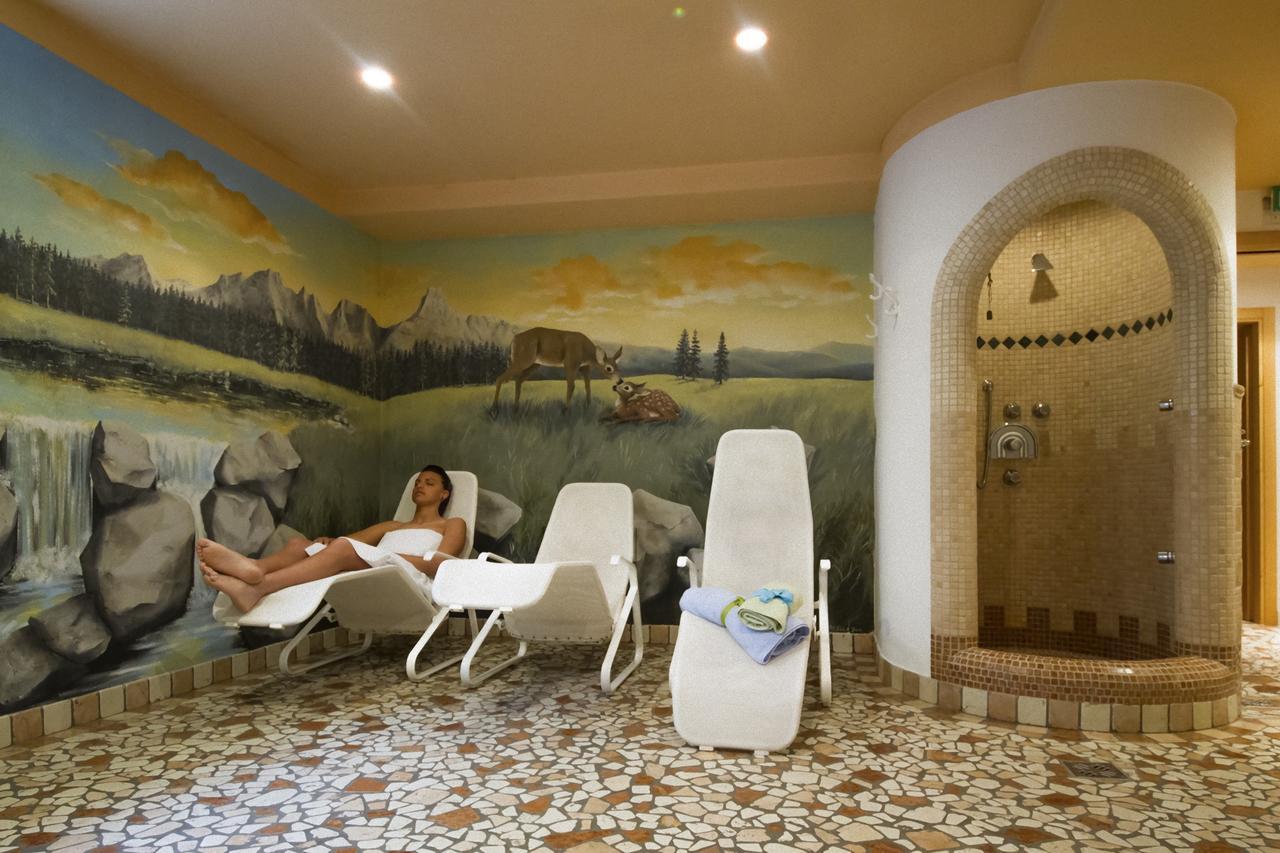Hotel Genzianella Ziano Di Fiemme Luaran gambar
