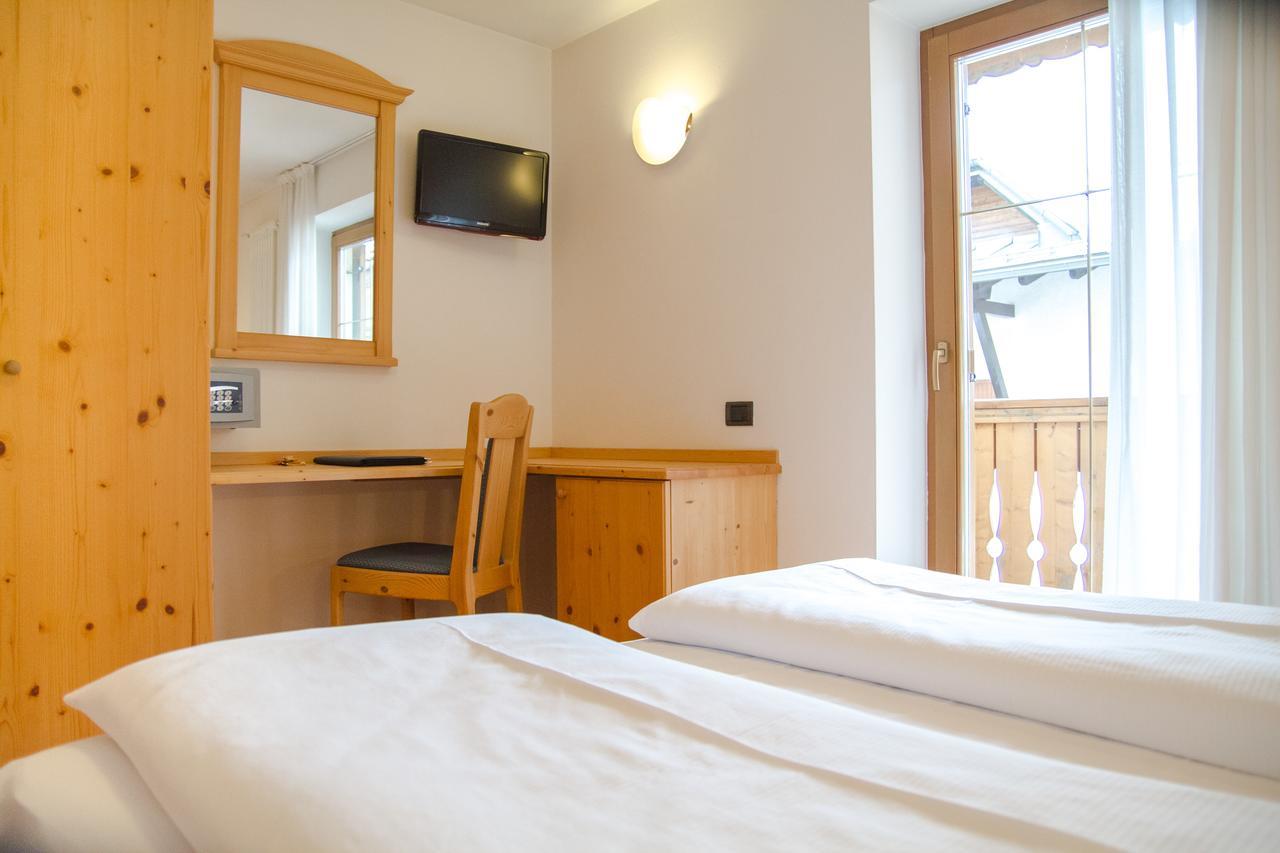 Hotel Genzianella Ziano Di Fiemme Luaran gambar