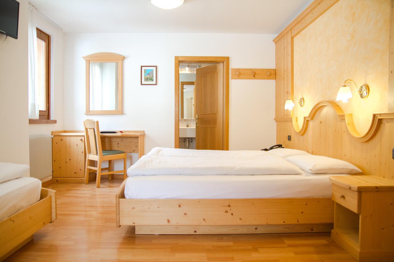 Hotel Genzianella Ziano Di Fiemme Luaran gambar