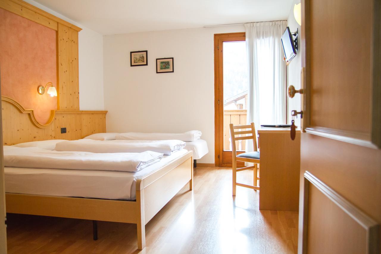 Hotel Genzianella Ziano Di Fiemme Luaran gambar