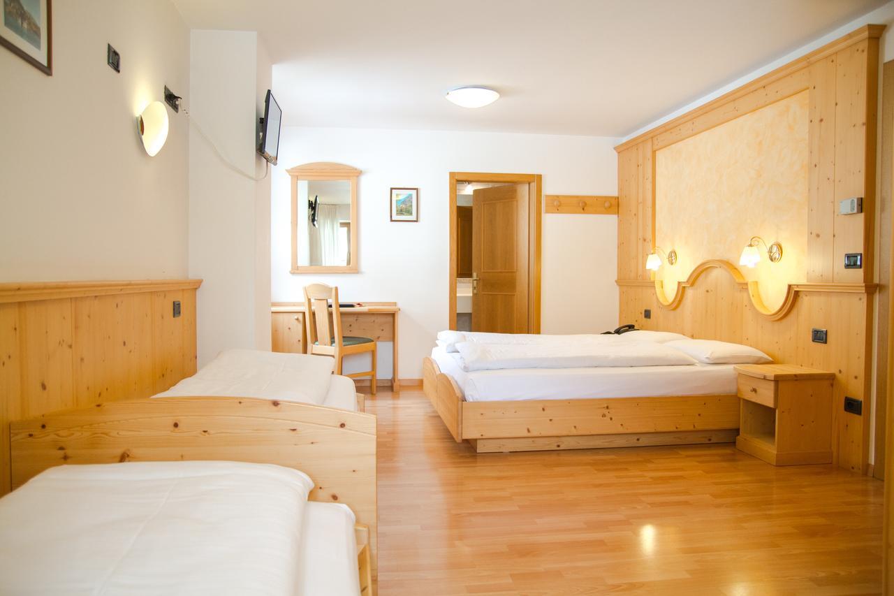 Hotel Genzianella Ziano Di Fiemme Luaran gambar