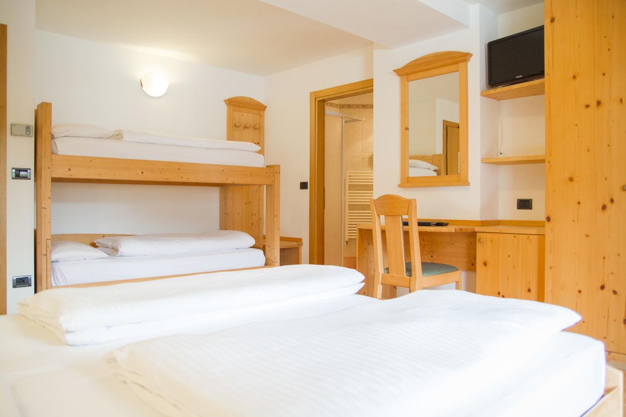 Hotel Genzianella Ziano Di Fiemme Luaran gambar